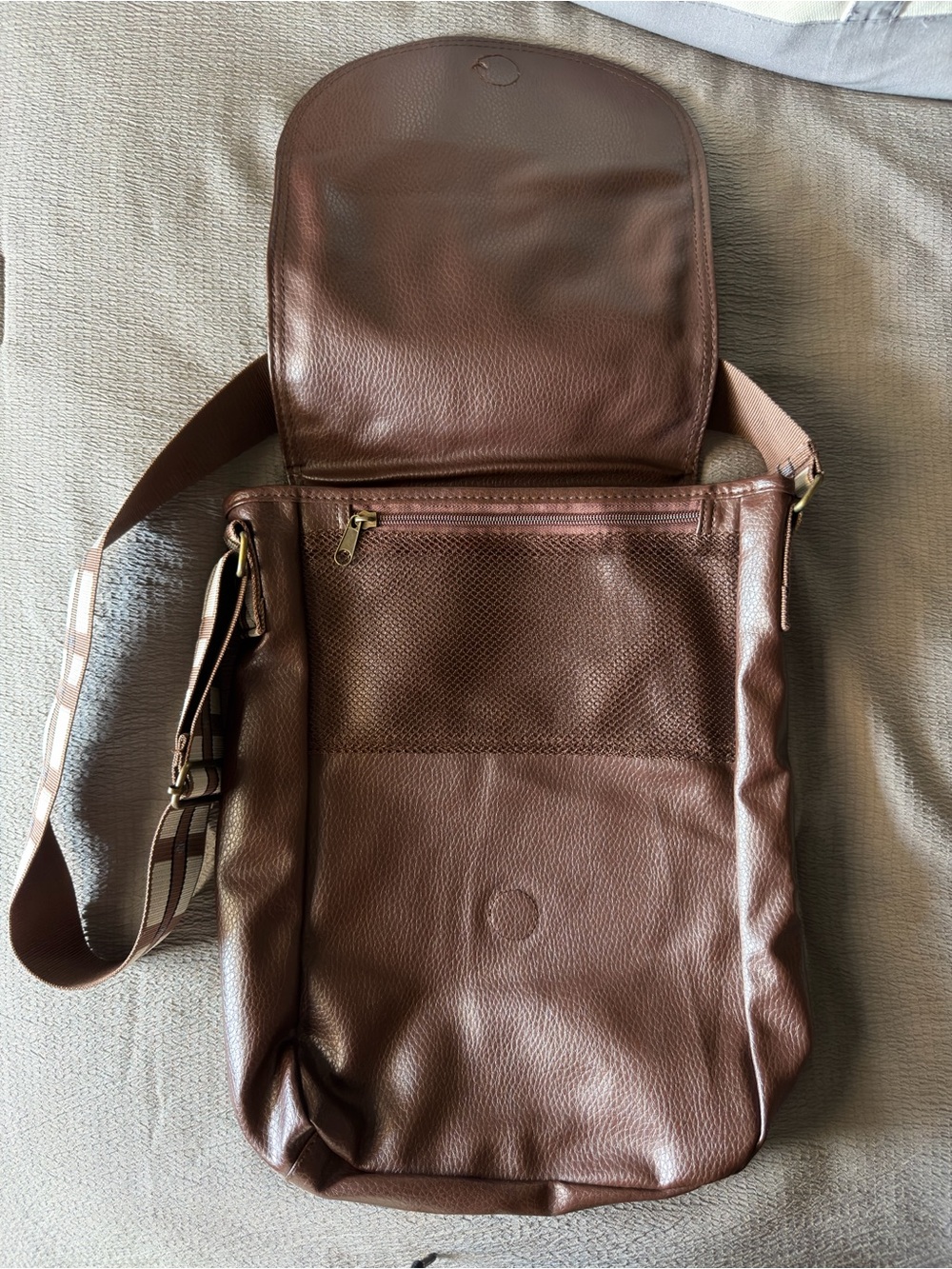Disney Star Wars Chewbacca Brown Leather Messenger Bag Satchel - Picture 3 of 5